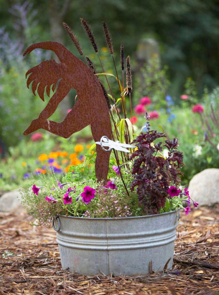 Creative Birdhouse Stand Ideas to Enhance Your Garden